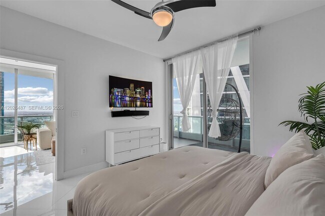 Building Photo - 900 Biscayne Blvd