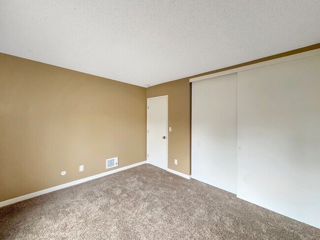Building Photo - 9550 Carroll Canyon Rd
