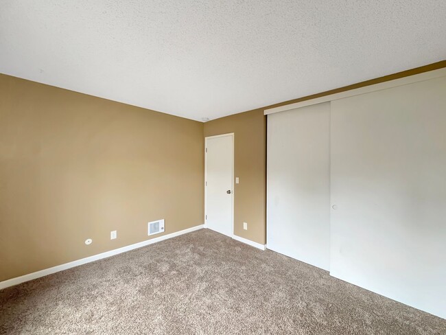 Building Photo - Great 2B/1BA Condo in Mira Mesa!