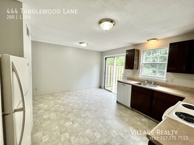 Building Photo - 444 Tanglewood Ln