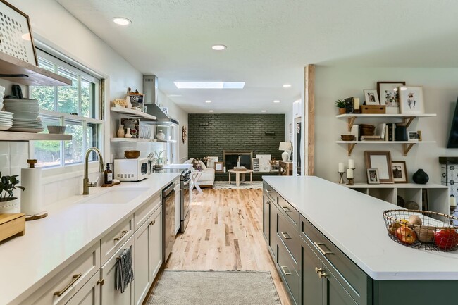 Building Photo - Cedar Hills 3 Bedroom, 2.5 Bathroom Ranch