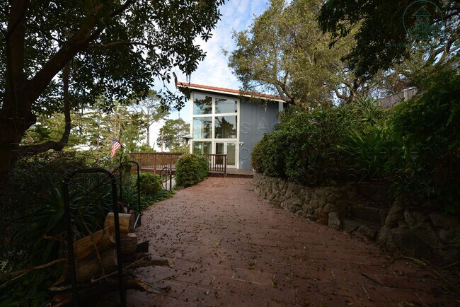 Building Photo - Two Bedroom Carmel Highlands Enclave with Ocean Views