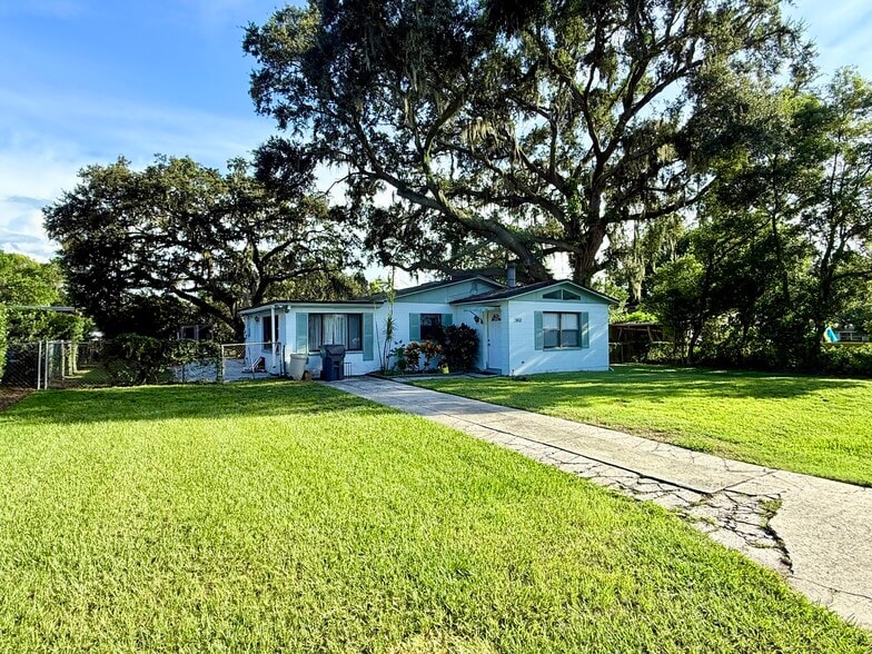Primary Photo - 1410 Parker Rd