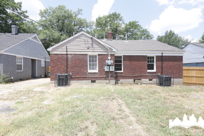 Building Photo - 3149 Jackson Ave