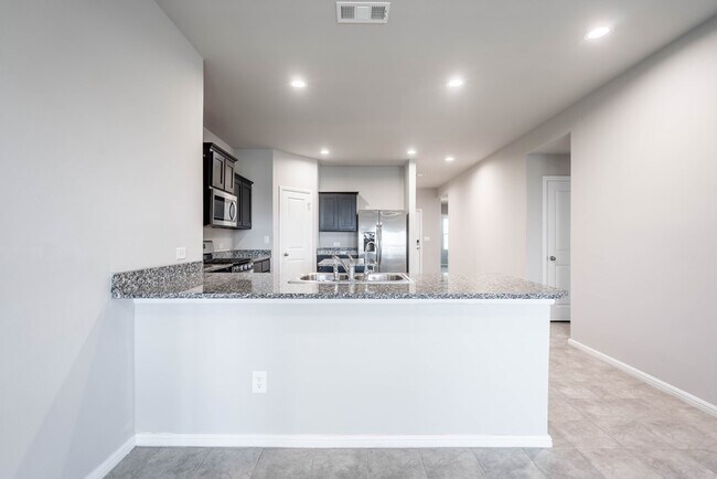 Building Photo - 7616 Silver Crk Ct