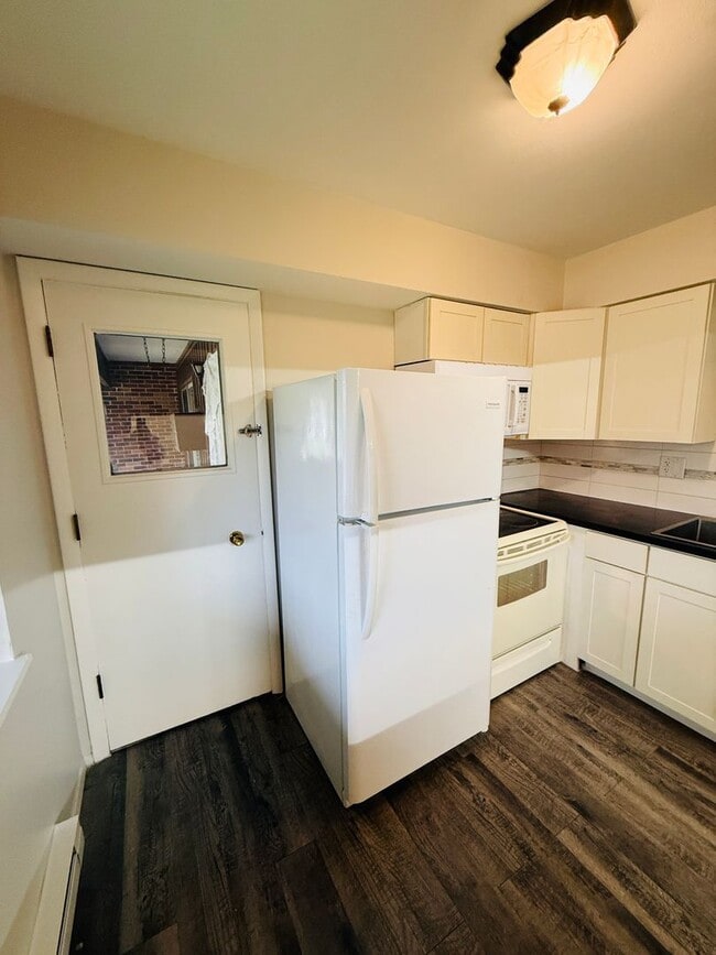 Building Photo - Spacious 2 Bedroom Hazelwood Apartment