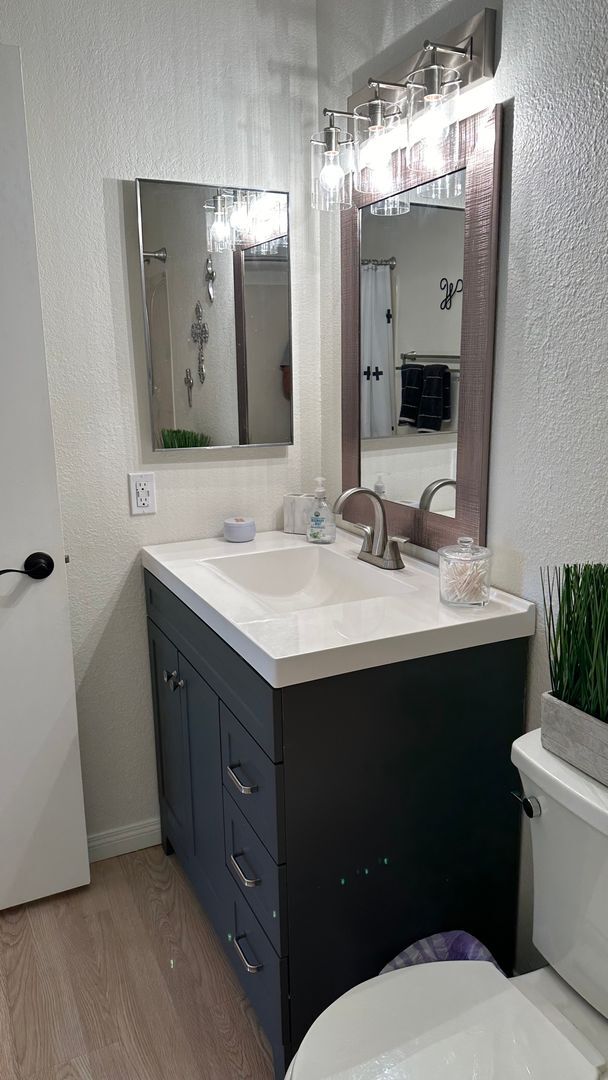 Building Photo - Furnished, 6-month minimum rental, Procure Only