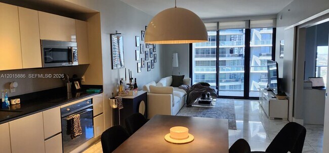 Building Photo - 1010 Brickell Ave