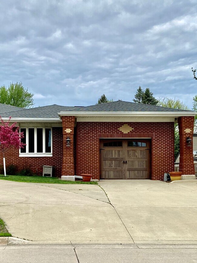 Primary Photo - Floral Ave Condos
