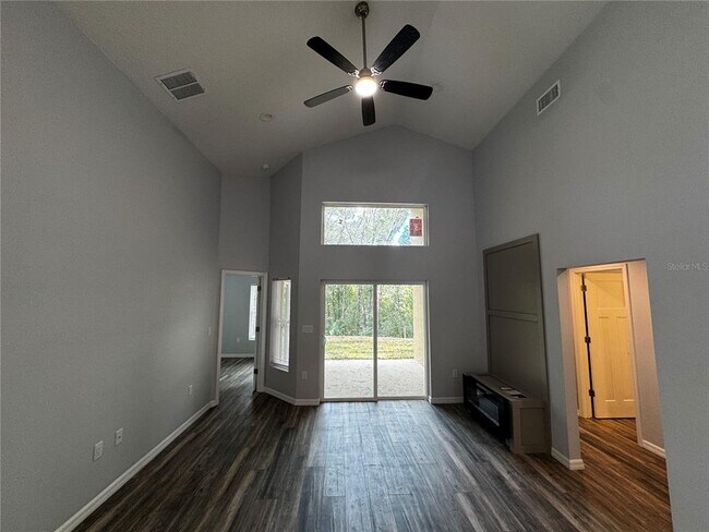 Building Photo - 25919 Sackamaxon Dr