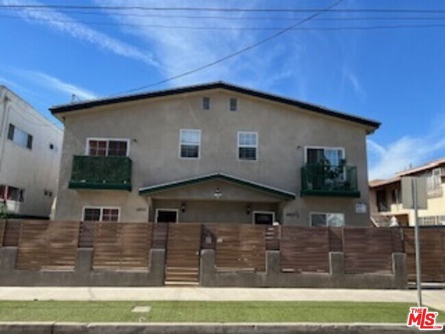 Primary Photo - 6831 1/2-6831 1/2 Hinds Ave