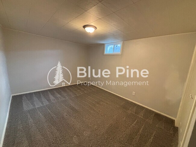 Building Photo - 1058 Mojave St