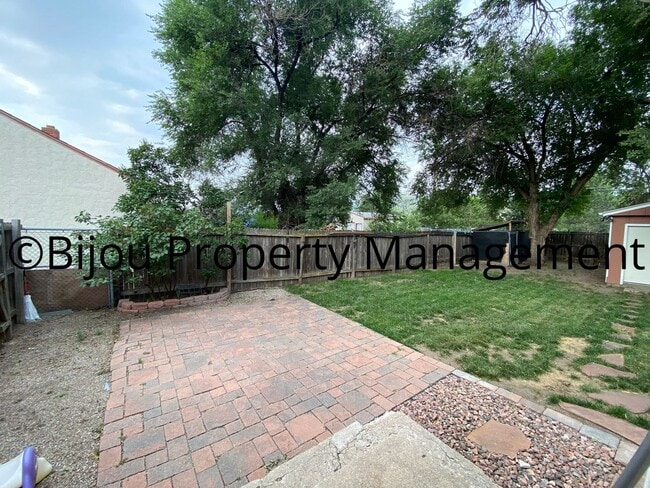 Building Photo - 3 Bed, 1 Bath