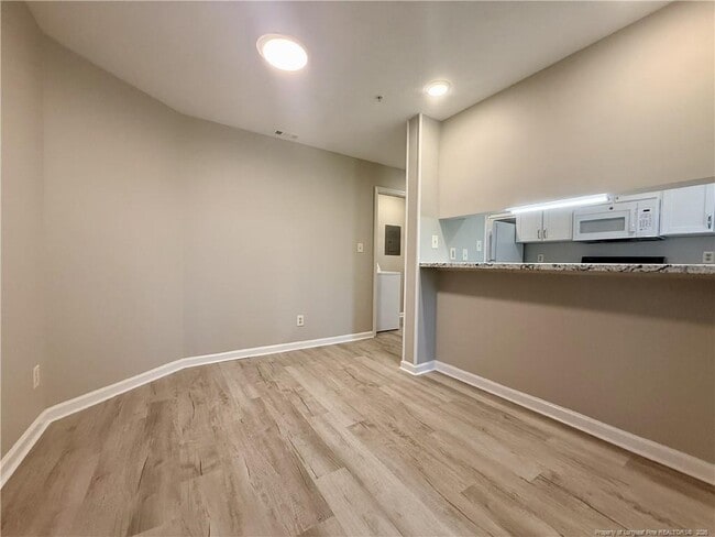 Building Photo - 224 Waterdown Dr
