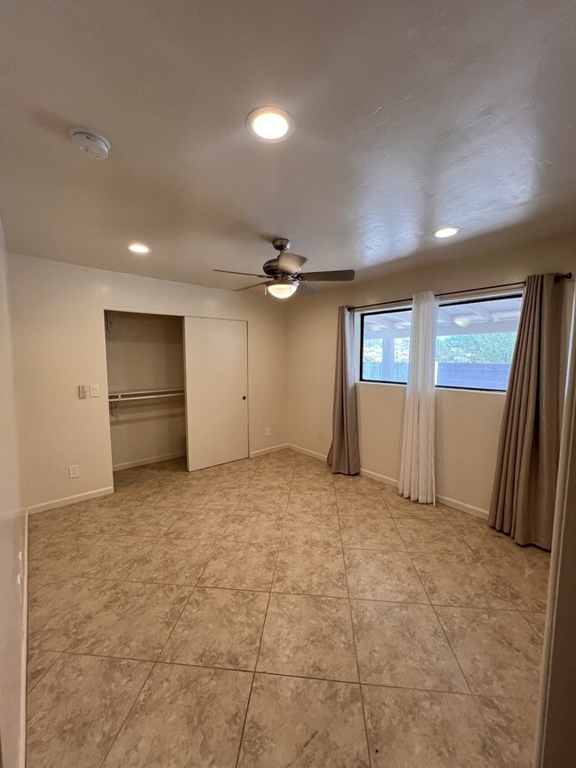 Building Photo - 1571 S Marmora Ave
