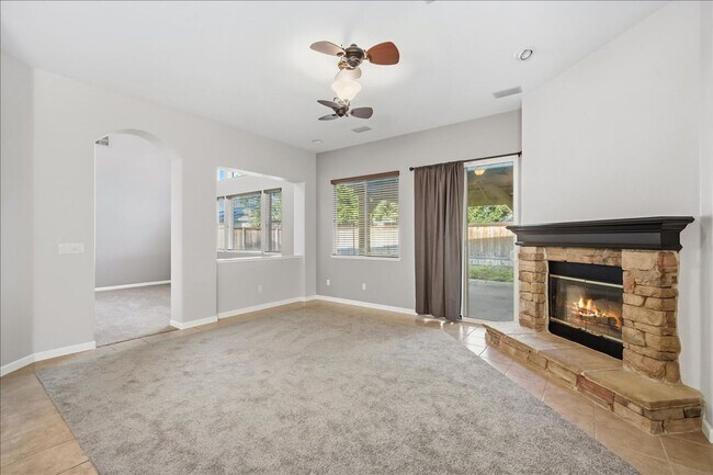 Building Photo - 121 Conner Cir