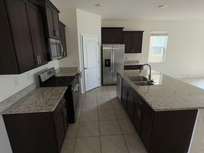 Building Photo - 7604 Oakmoss Loop