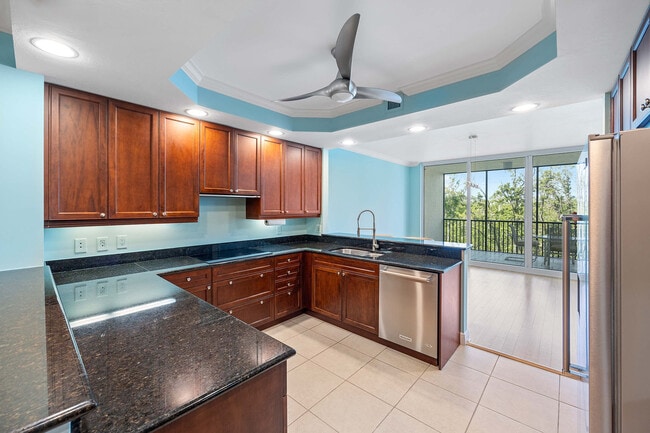 Building Photo - 455 Cove Tower Dr