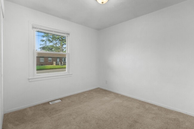 Building Photo - 905 Tifton St