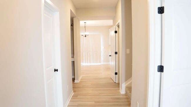 Building Photo - 1717 Longhill Dr