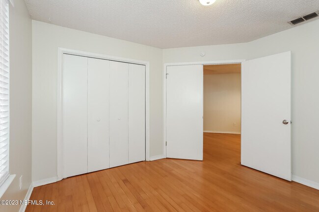 Building Photo - 11167 Caroline Crest Dr