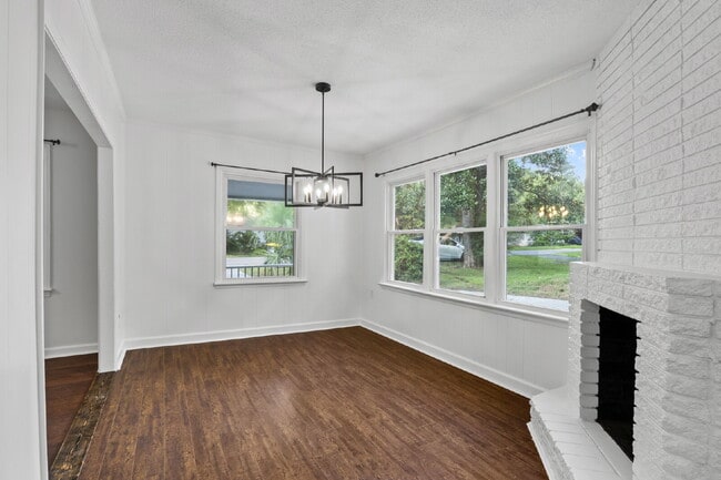 Building Photo - 3 bed 1 bath ranch with large storage/workshop building