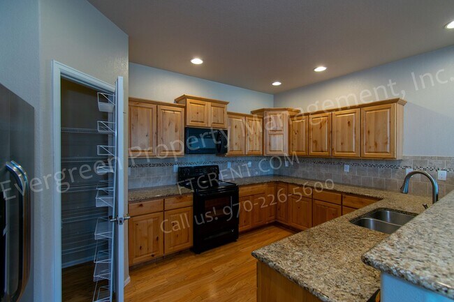 Building Photo - 2802 Exmoor Ln