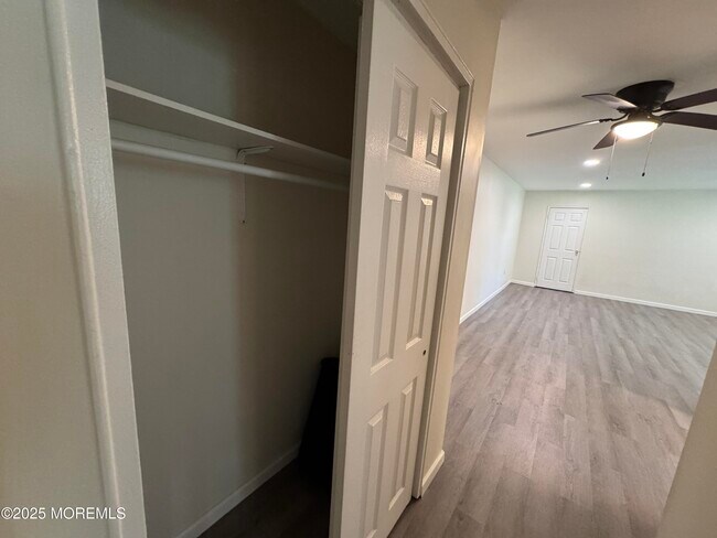 Building Photo - 289 Main St