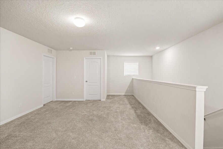 Building Photo - 5192 Chickadee St