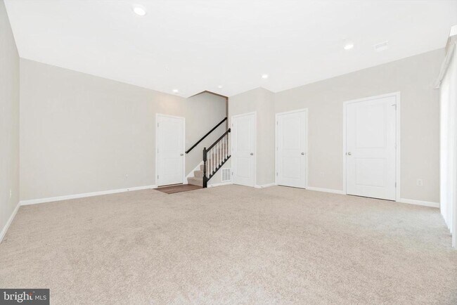 Building Photo - 5050 MacDonough Pl
