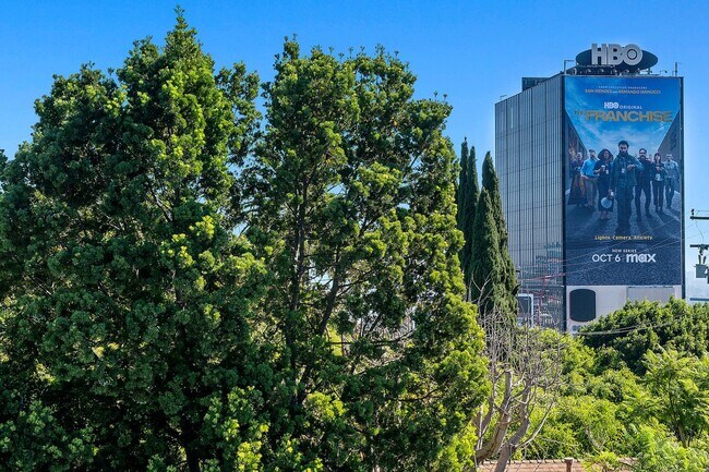 Building Photo - 9080 Shoreham Dr