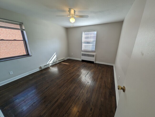 Building Photo - 2500 Boudinot Ave