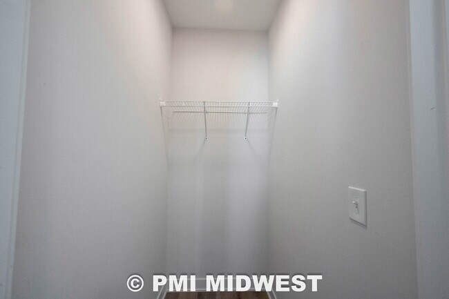 Building Photo - 1523 E Market St