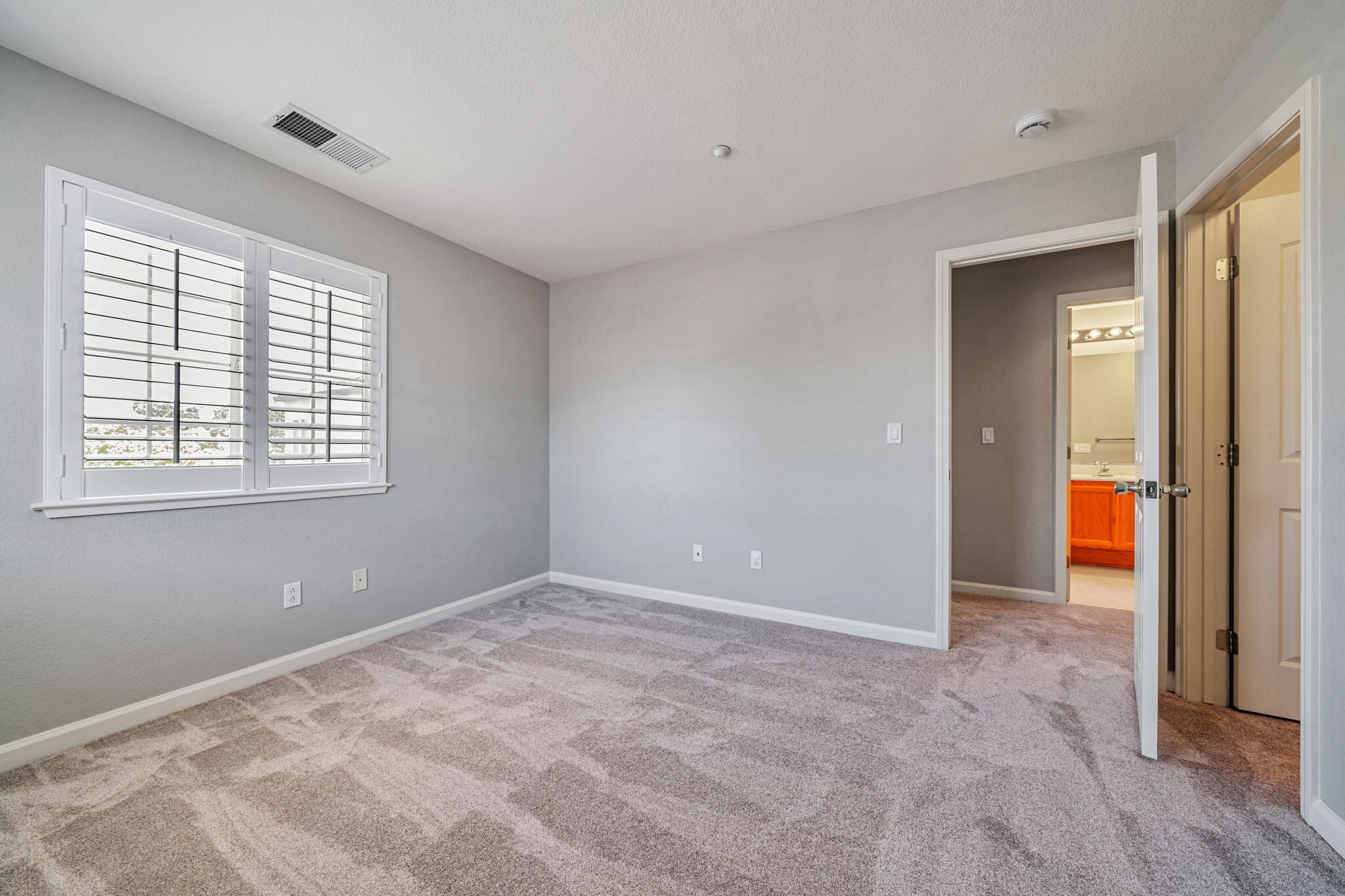 Building Photo - 2171 Beech Cmn