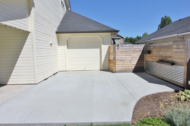Building Photo - 4325 N McKinley Pk Ave