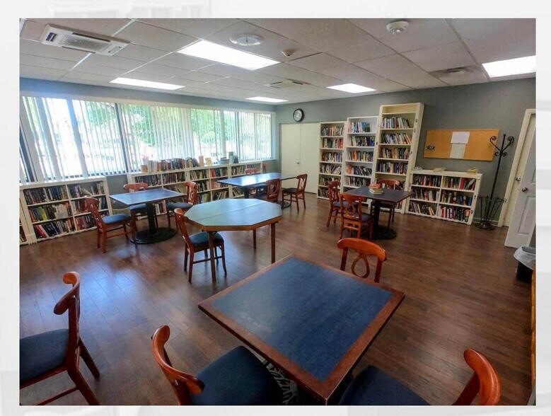 Clubhouse Library - 3828 Southpointe Dr