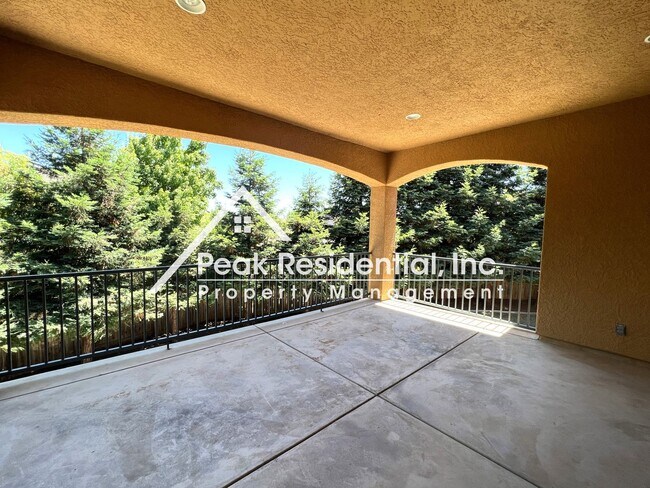 Building Photo - Spacious Anatolia 6bd/3.5ba Home with 5 Car Garage