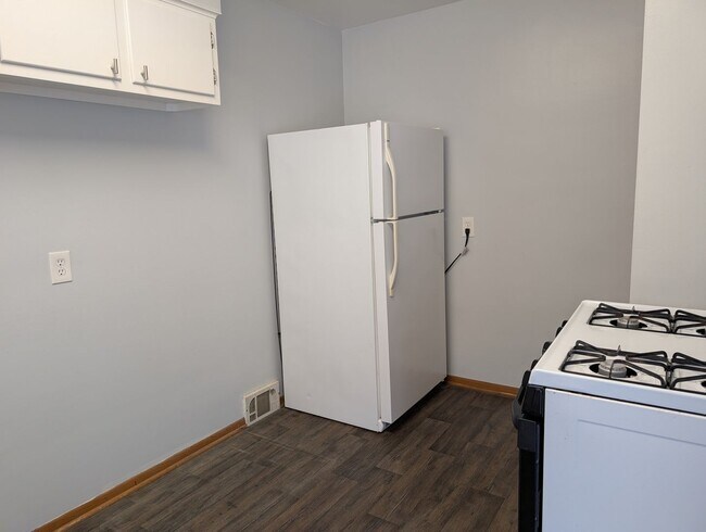 Building Photo - 8983 Highland Dr