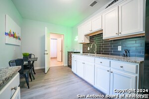 Building Photo - 555 Hansford St