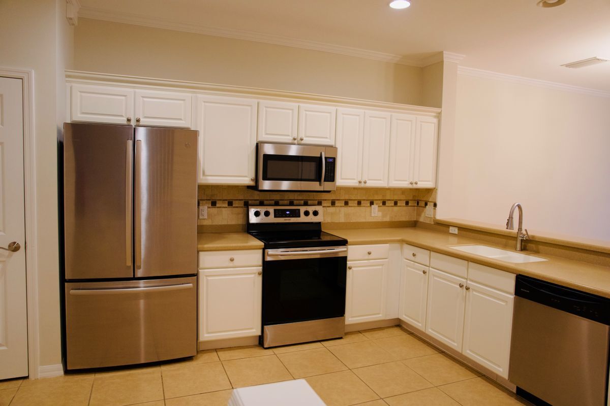 Building Photo - 1260 Oxford Ln