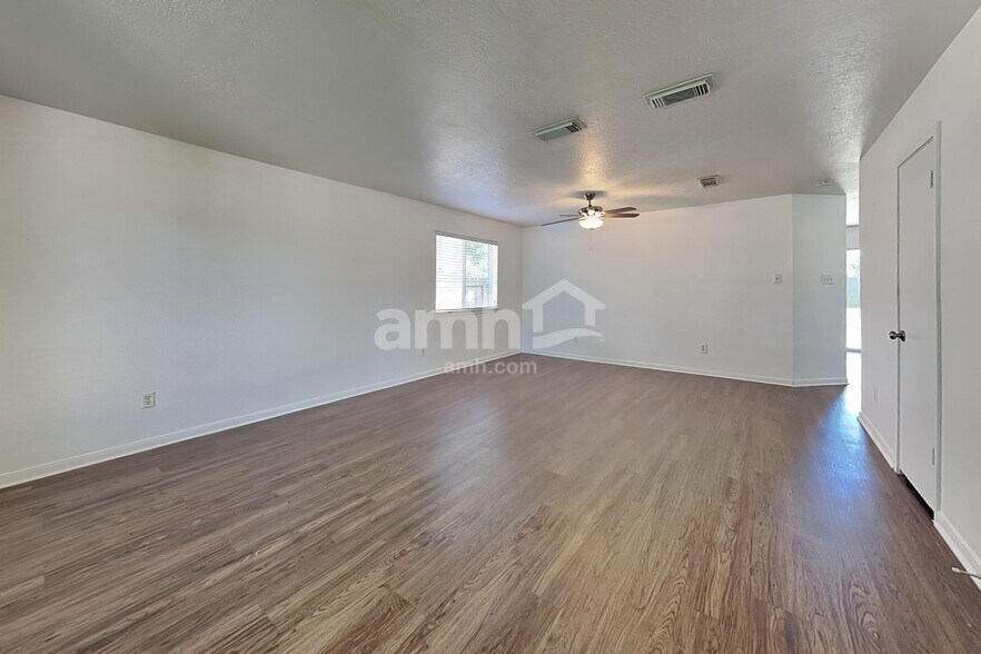 Building Photo - 5349 Yale Dr