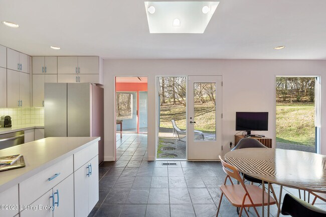 Building Photo - 6 Glen Arden Rd