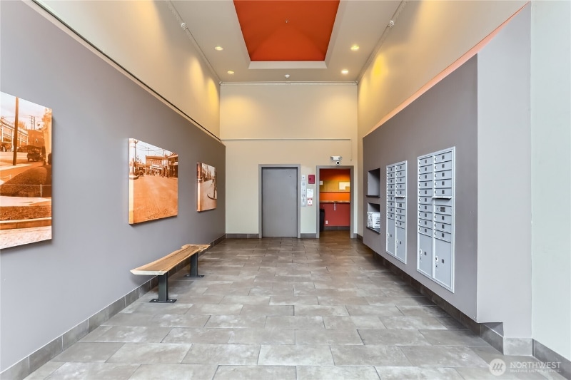 Building Photo - 417 E Pine St