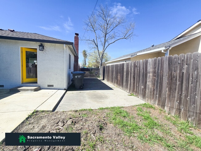 Building Photo - 7625 Lytle St