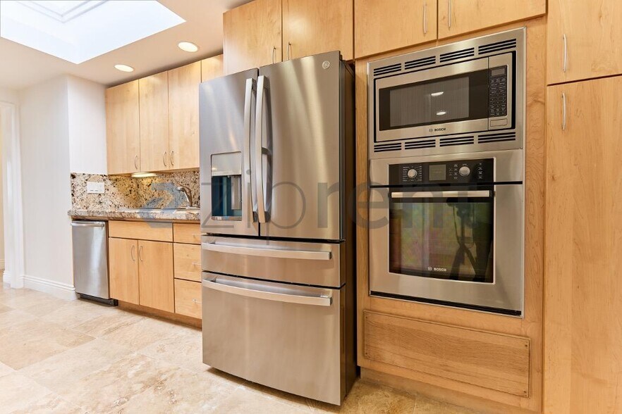 Building Photo - 227 Milford Dr