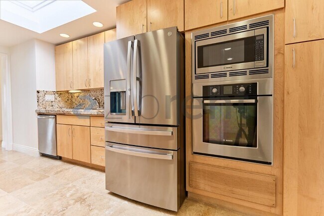 Building Photo - 227 Milford Dr