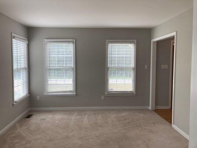 Building Photo - 5901 Tuskwillow Dr