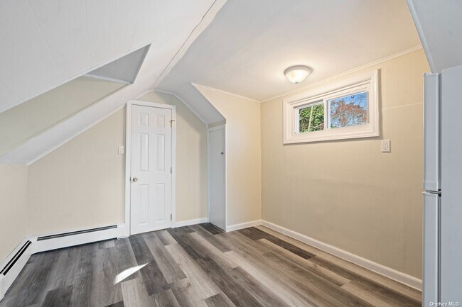 Building Photo - 14 Corona Rd