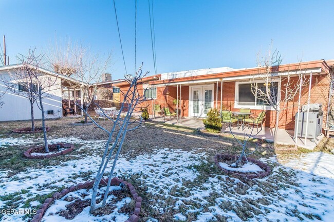 Building Photo - 10037 Kenworthy St