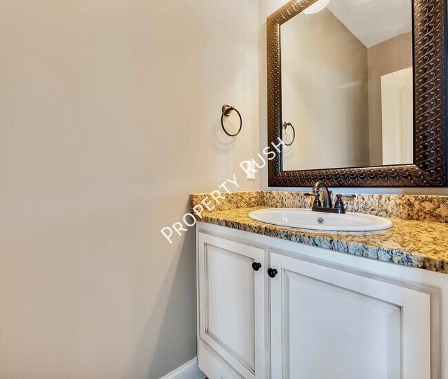 Building Photo - 7962 Burgundy Cir